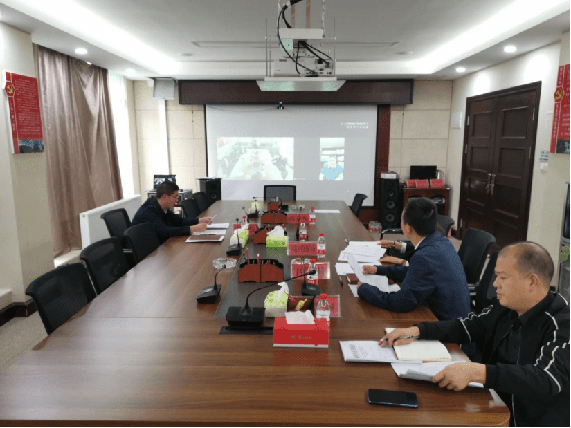 区委副书记、区政府区长徐杰线上会见广州锦鹏鞋业有限公司